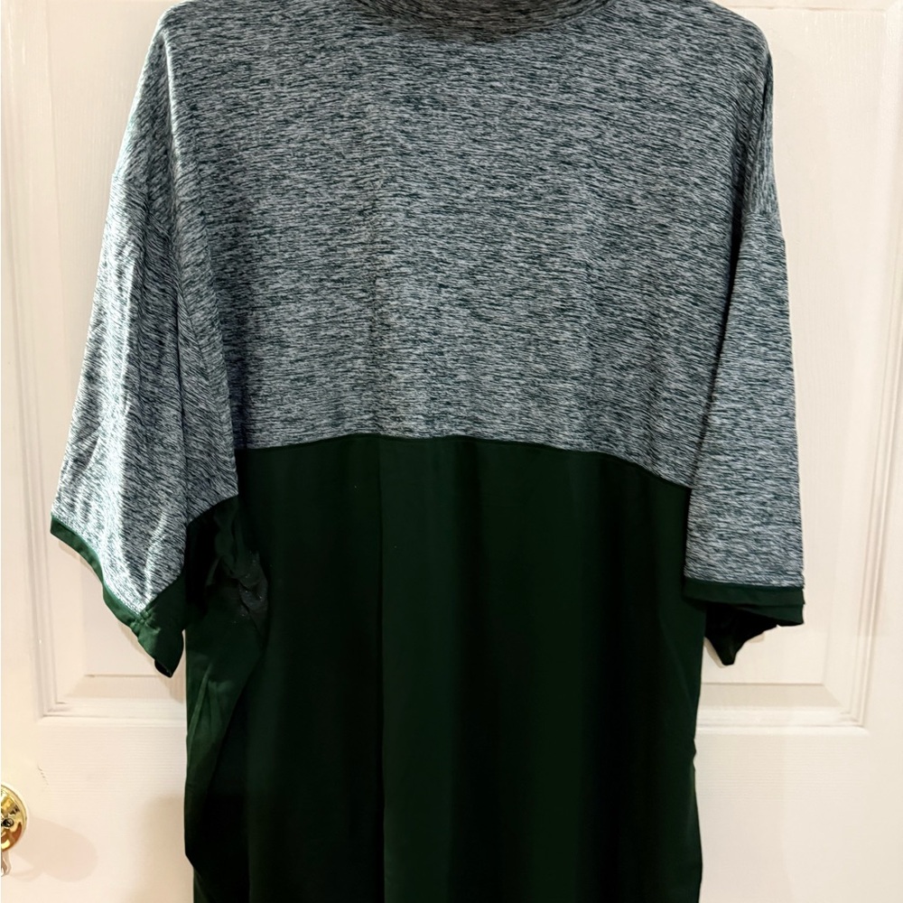 Under Armour Heather Gray and Dark Green Top